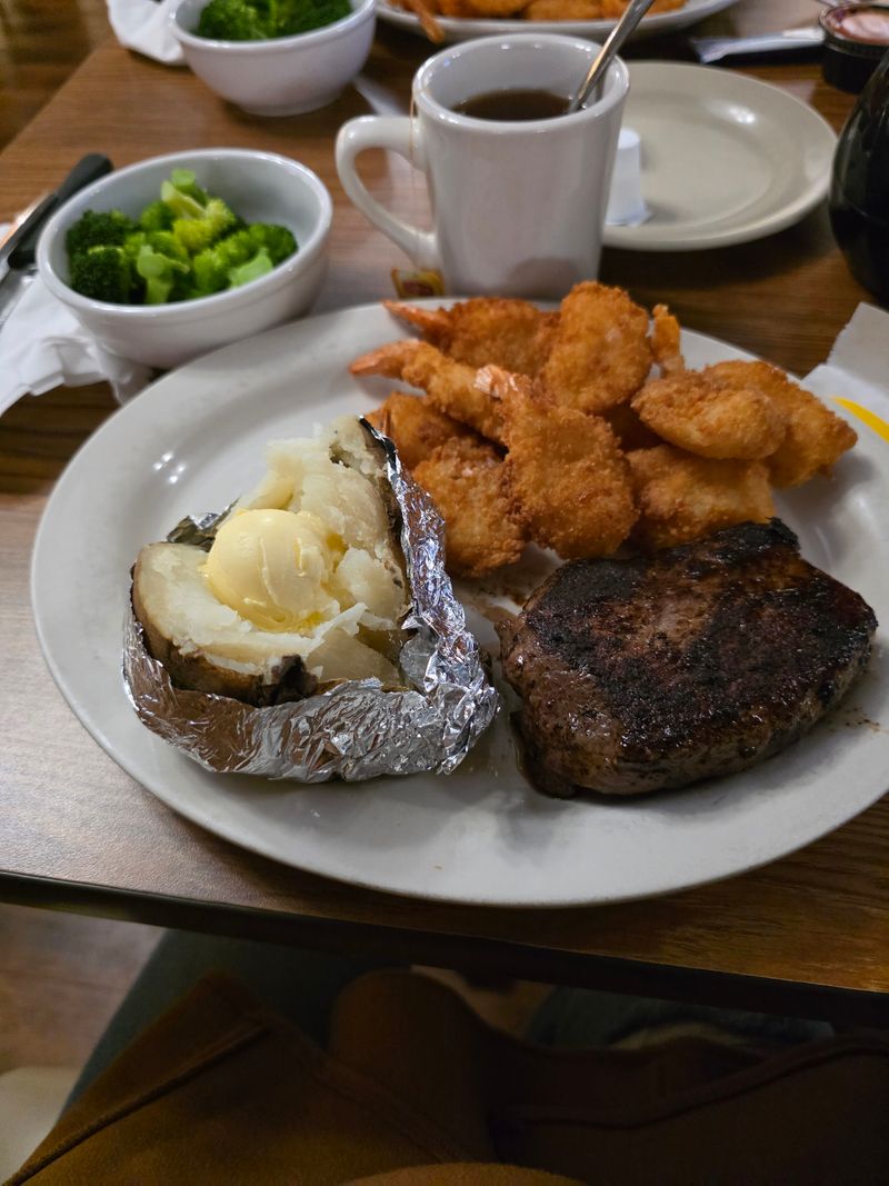 Hoss's Steak & Sea House – Duncansville