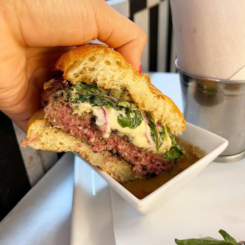 Raoul's – The Exclusive Brunch Burger