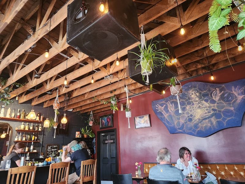 A Town That Sets The Stage