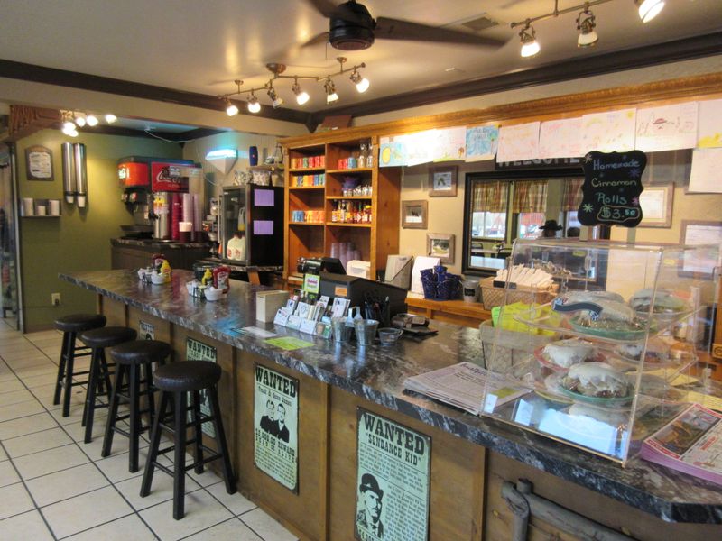 The Hungry Hunter Restaurant – Waynesville, MO