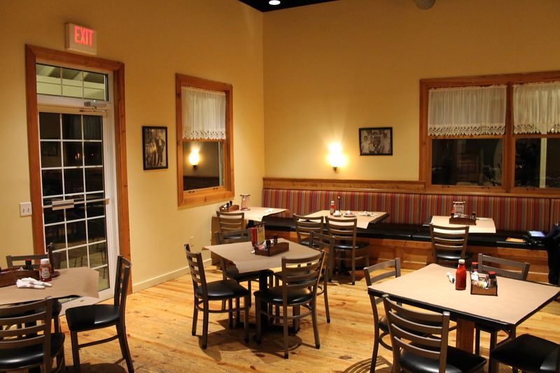 deBoer Bakkerij & Dutch Brothers Restaurant