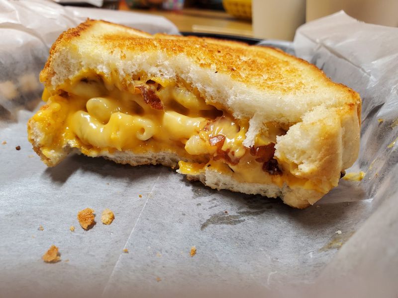 The Mac And Cheese Burger Mashup The Mac And Cheese Burger Mashup