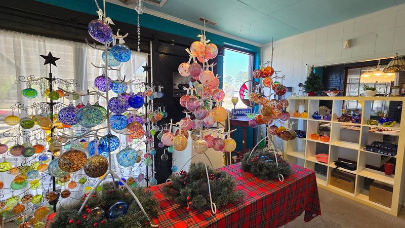 The Magic Of Glassblowing Explained For First-Timers The Magic Of Glassblowing Explained For First-Timers