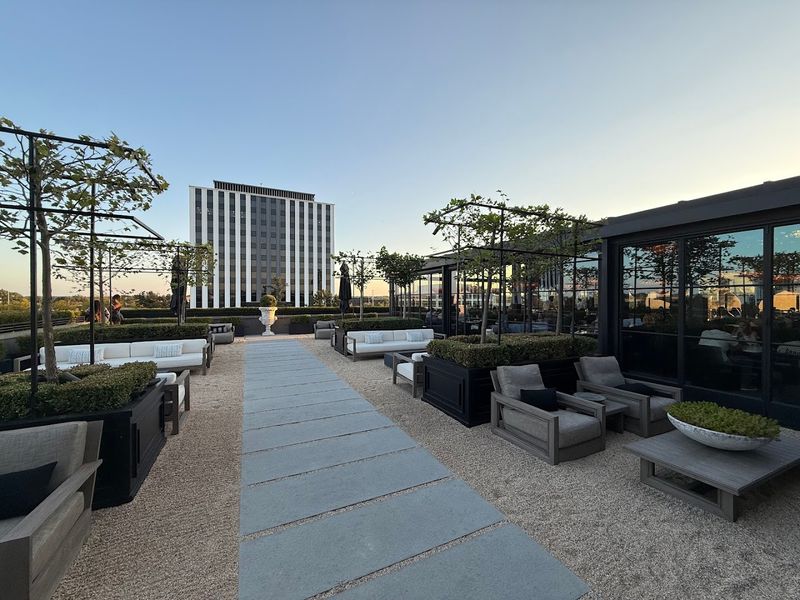 The Magical Rooftop Restaurant In Illinois Needs To Be On Your Radar This Summer