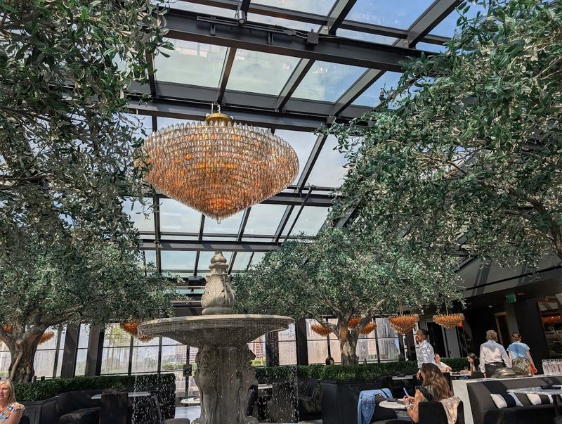 The Magical Rooftop Restaurant In Illinois Needs To Be On Your Radar This Summer