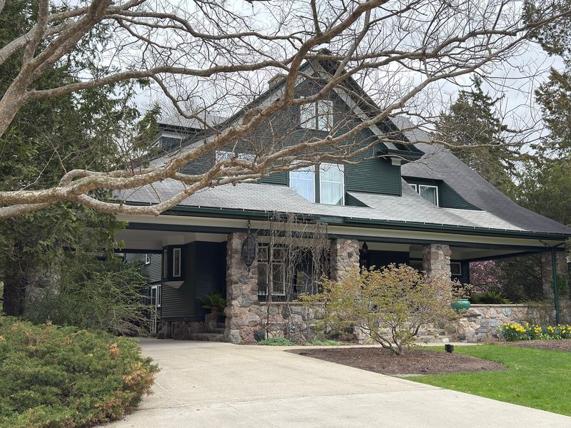 The Mansion Visit Begins At A Welcome Center