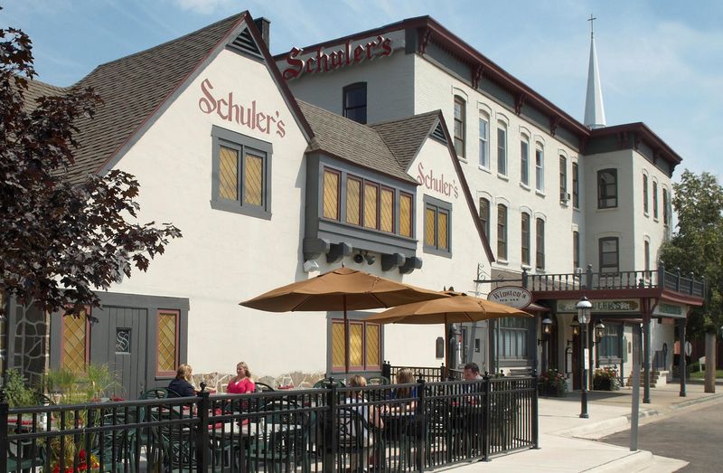 Schuler's Restaurant & Pub – Marshall