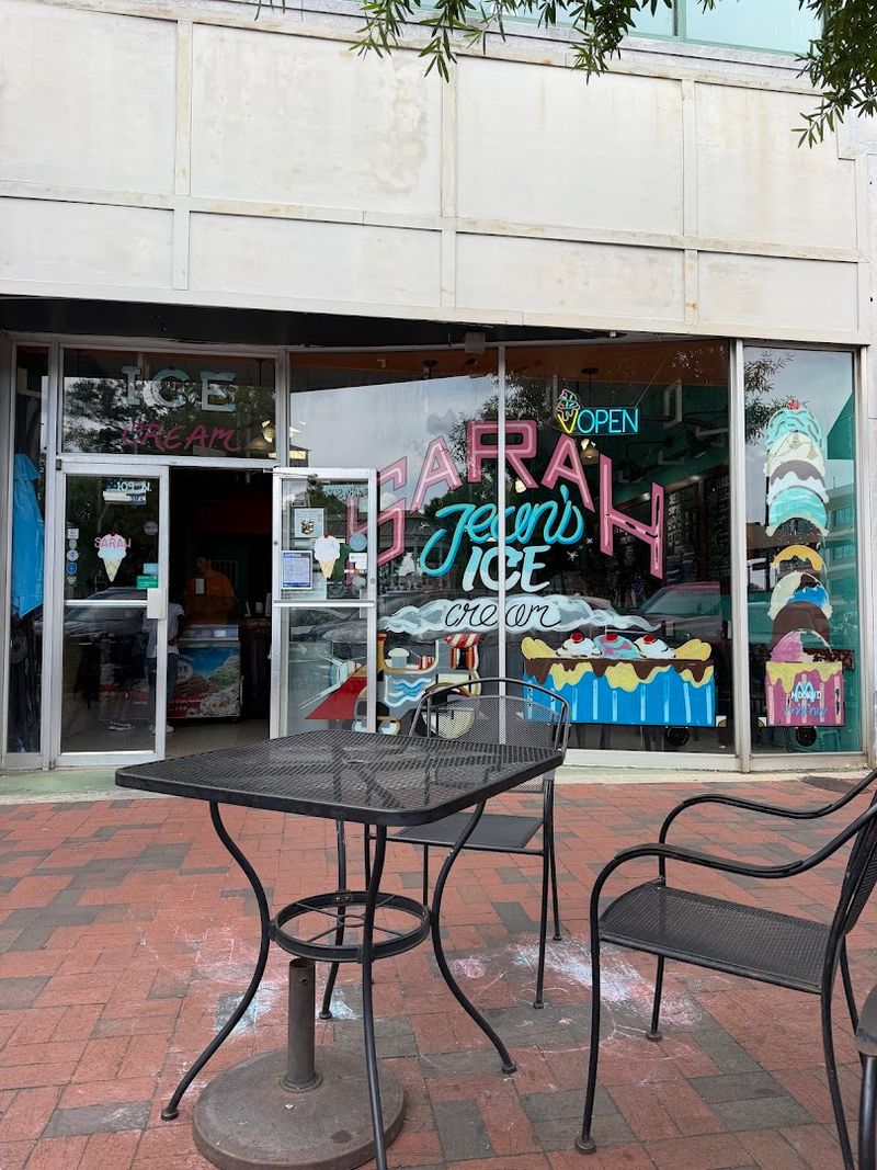 The Marietta Square Setting That Makes Everything Taste Better