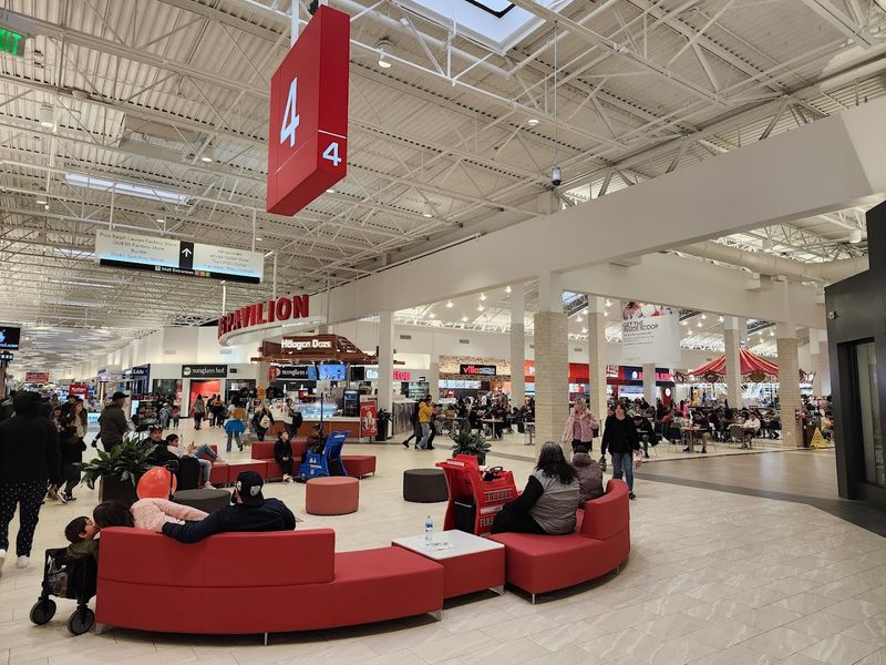 A Mall Built for the Long Haul: Layout and Size