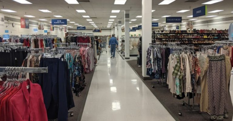 The Massive Secondhand Shop In Arizona Will Make You Rethink What 20 Dollars Can Buy In 2026