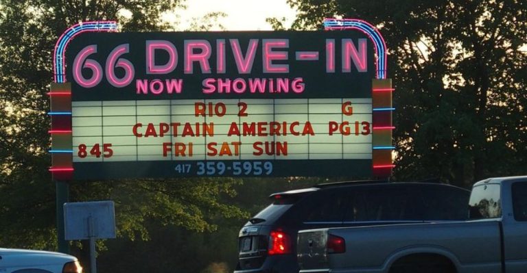 The Missouri Drive-In Theater That Brings Back The Spirit Of The Silver Screen