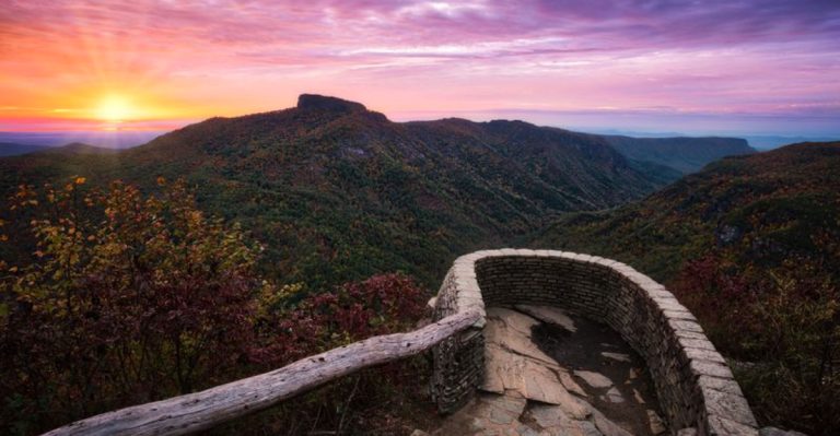 The Mountain Overlook In North Carolina Locals Treat Like A Hidden Treasure