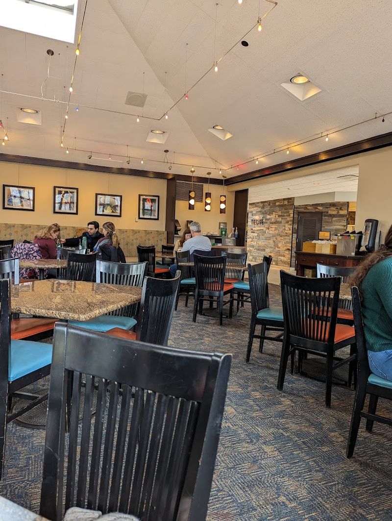 Pizza With A Crunchy Crust That Delivers