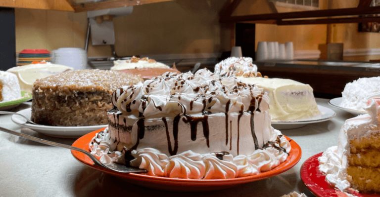 The Must-Try North Carolina Buffet Where The Dessert Pies Keep Everyone Coming Back
