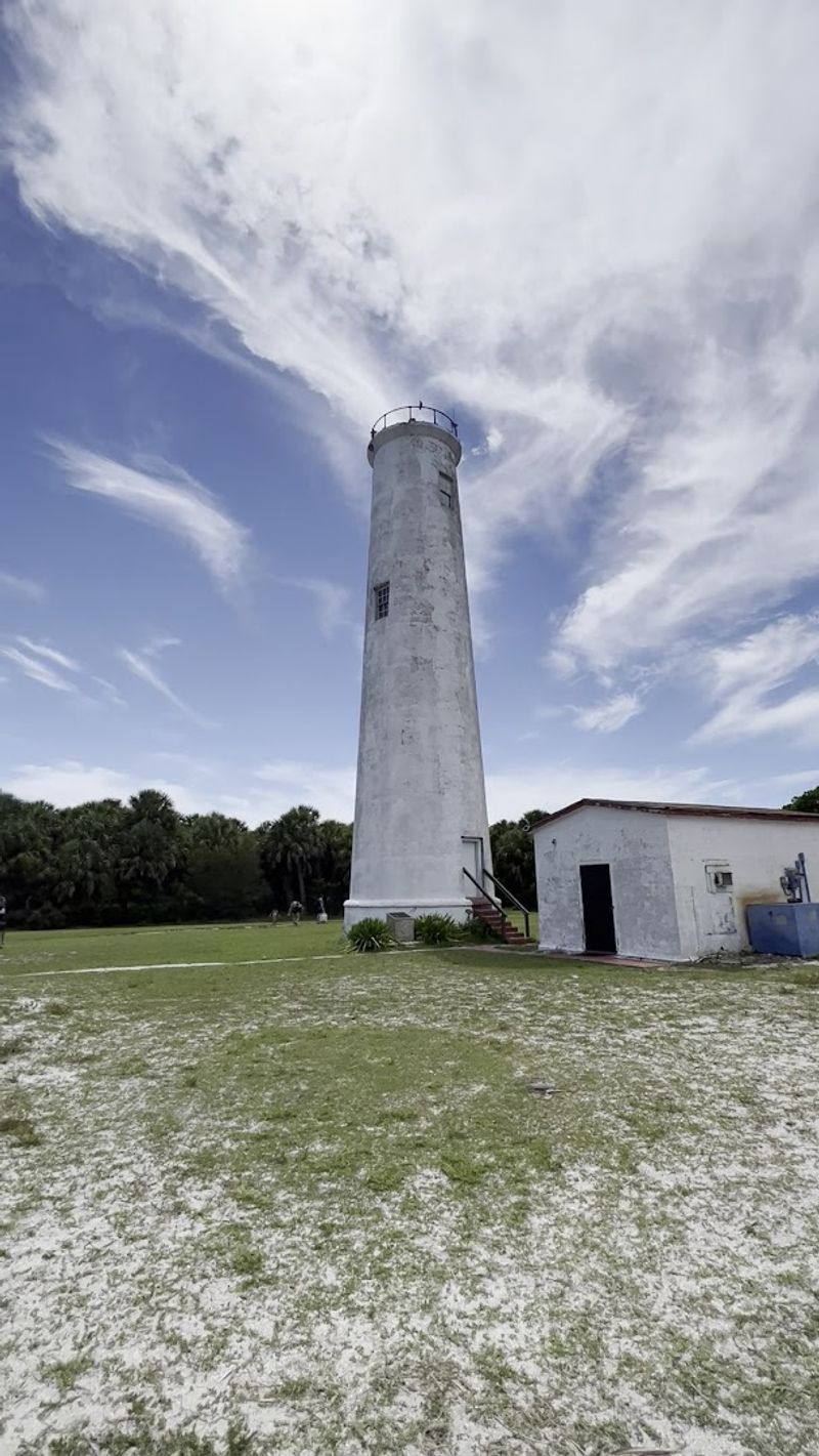 The Mysterious Lighthouse That Still Guides Ships