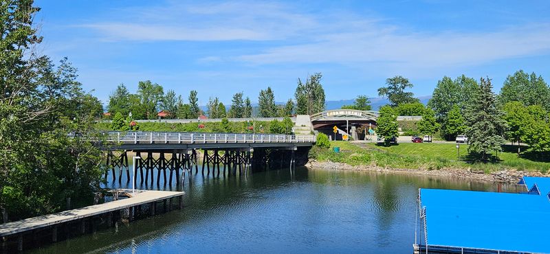 Spud's Waterfront Grill – Sandpoint