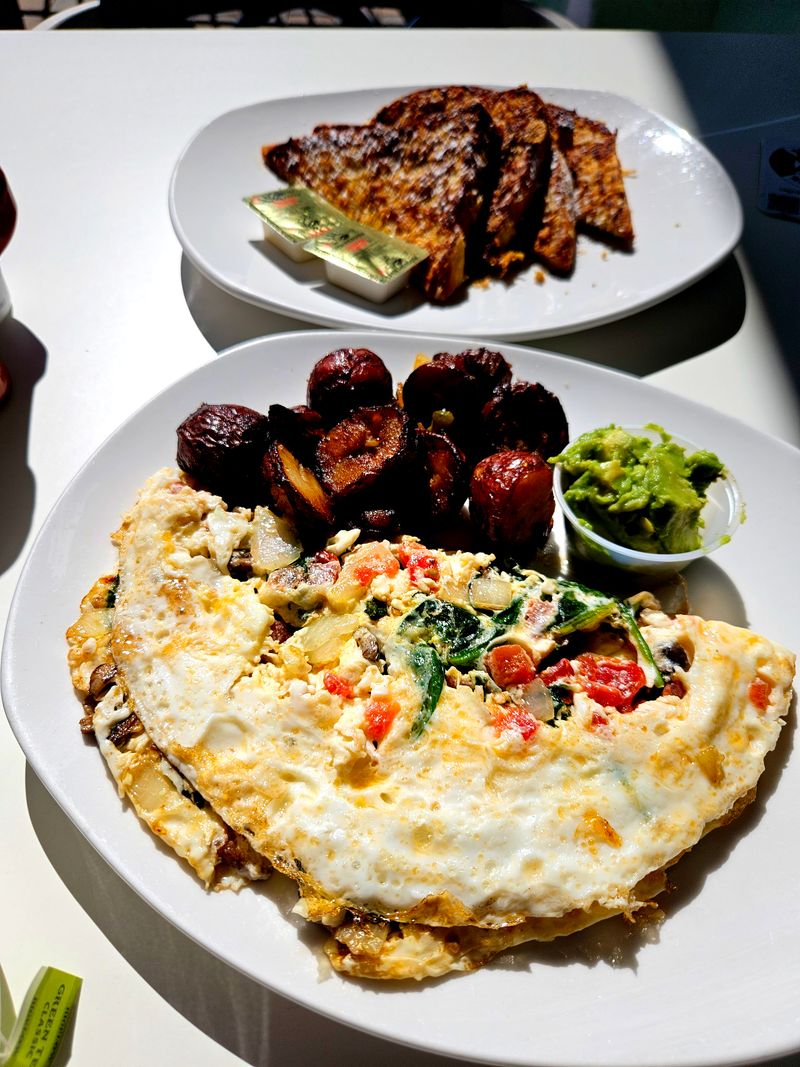 The Nauti Dawg Waterfront Restaurant & Bar – Lighthouse Point