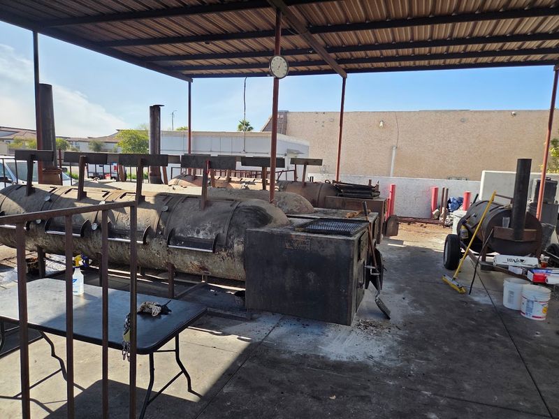 Convenient Hours And Takeout Options