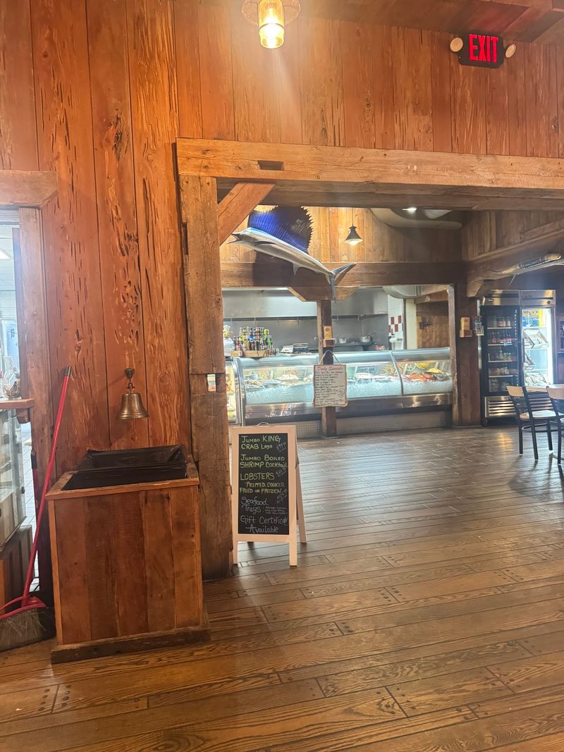 The No-Frills, Order-at-the-Counter Vibe