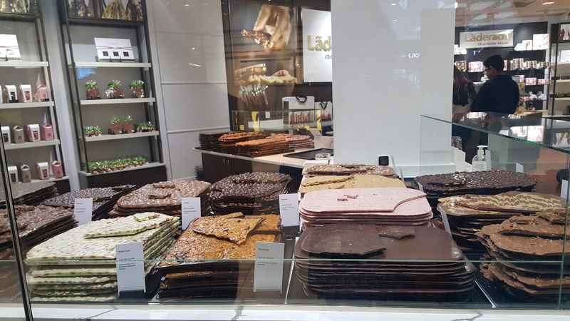 The Oasis: An Outdoor Luxury Shopping Experience Within The Mall