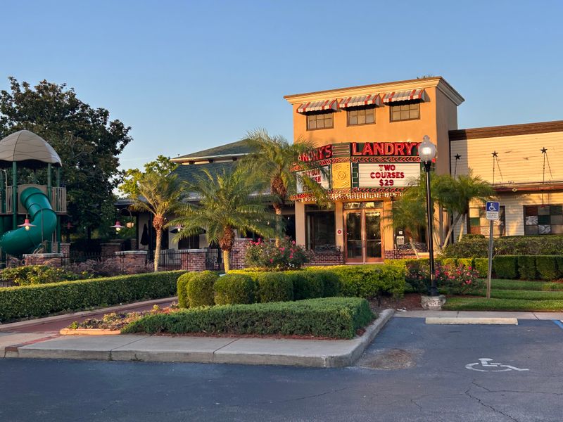 Landry’s Seafood House — 8800 Vineland Ave, Orlando