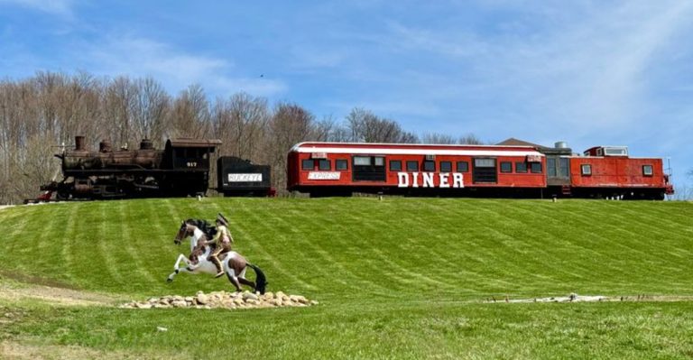 The Ohio Roadside Spot Known For Comfort Plates That Stand The Test Of Time