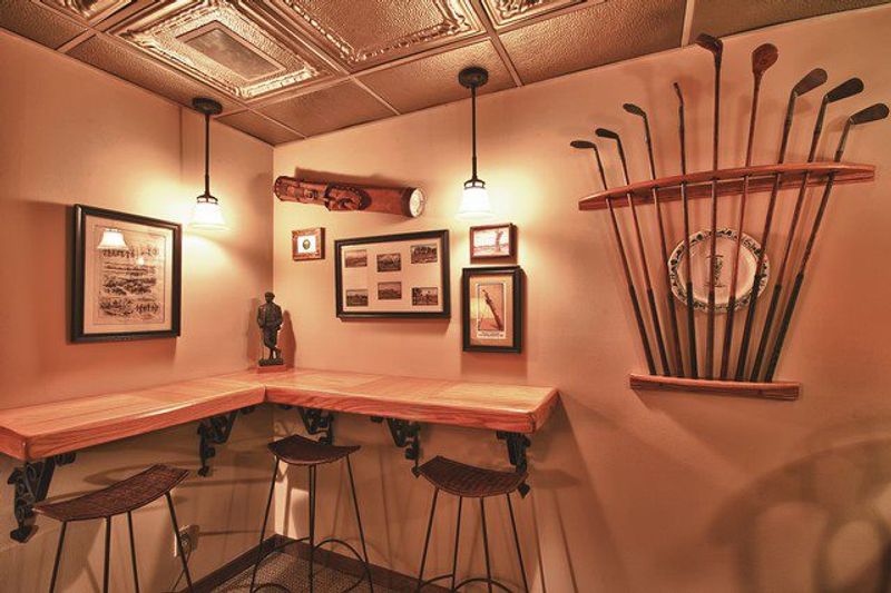The Old Course Pub: A Traditional Scottish Gathering Spot The Old Course Pub: A Traditional Scottish Gathering Spot