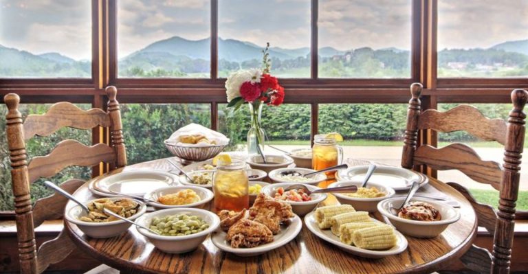 The Old-School Georgia Café Still Running An All-You-Can-Eat Menu Locals Grew Up On