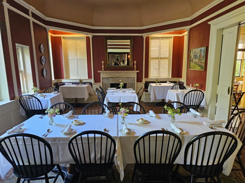 Elizabeth On 37th — 105 E 37th St, Savannah