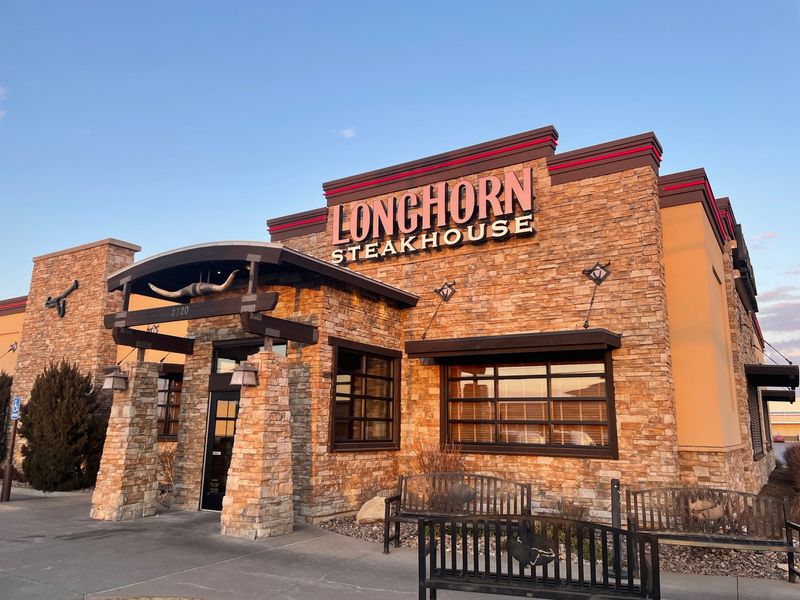 LongHorn Steakhouse: Consistently Excellent Across the Heartland