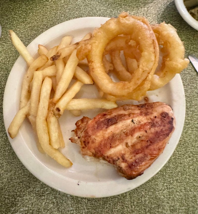 The Onion Rings That Steal Every Spotlight