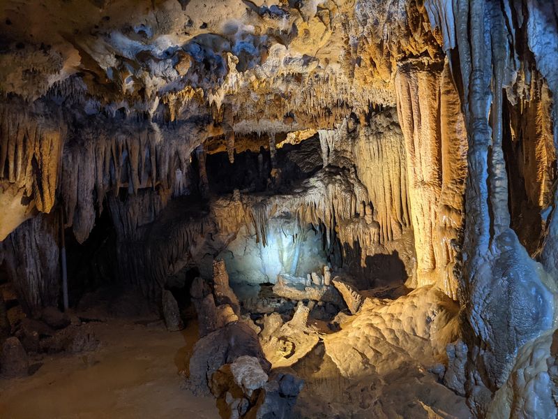 The Only Air-Filled Cave Tour In Florida You Can Actually Walk Through