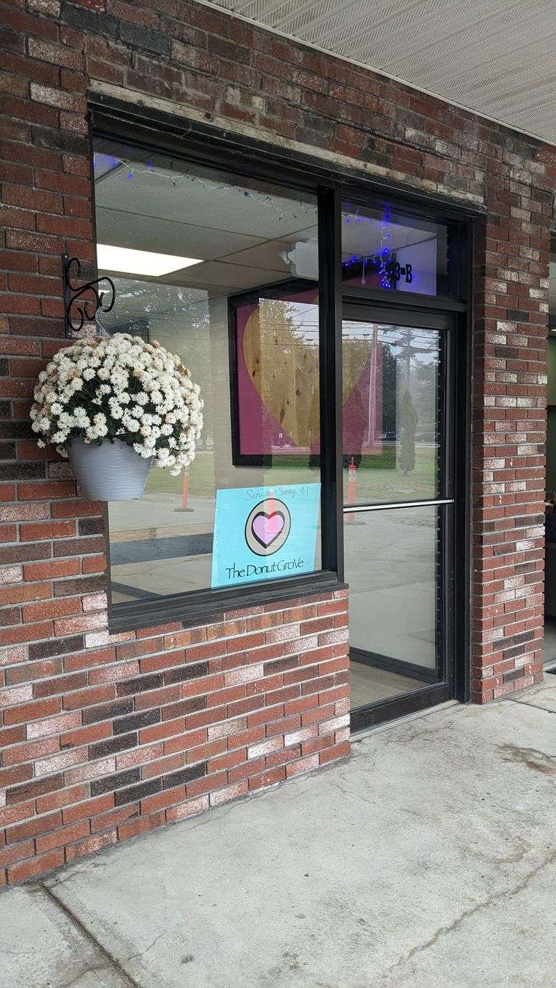 The Donut GroVe – Orono, Maine