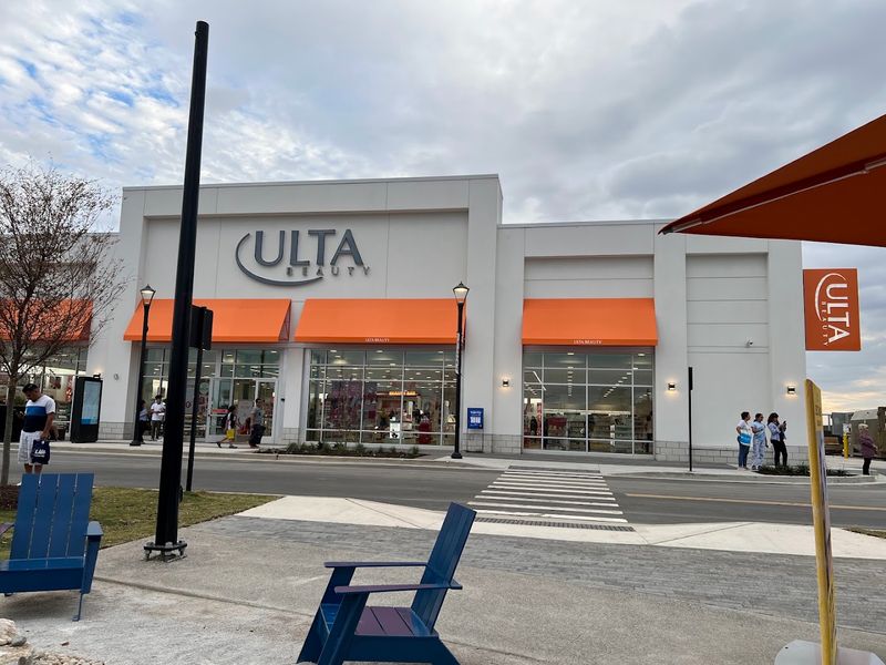 The Open-Air Layout That Makes Shopping Feel Like A Stroll