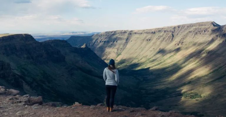 The Oregon Mountain Overlook That Locals Call Their Peaceful Escape