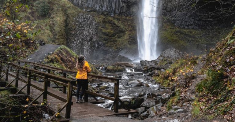The Oregon River Gorge Day Trip With Hidden Waterfalls And Crowd-Free Trailheads