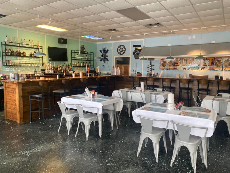 Sunset Seafood Bar & Grill – Horseshoe Beach