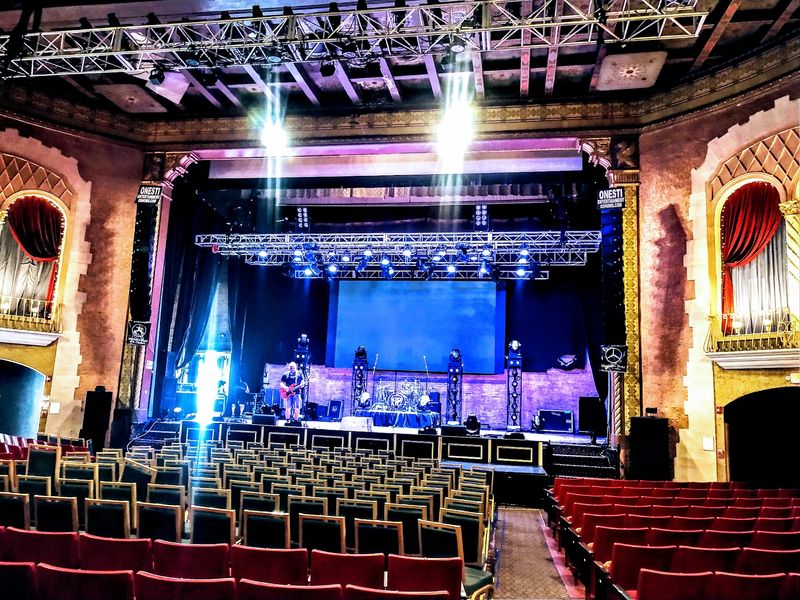 The Original Pipe Organ And A Thousand Seats