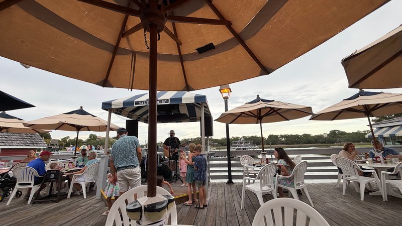 The Outdoor Atmosphere And Live Music Experience The Outdoor Atmosphere And Live Music Experience