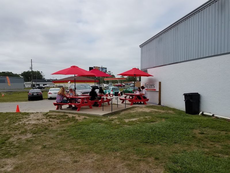 The Outdoor Venue And Casual Atmosphere At Big Lee's The Outdoor Venue And Casual Atmosphere At Big Lee's
