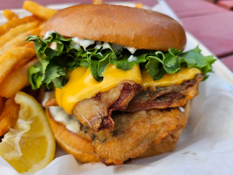The Oyster Burger Regulars Rave About The Oyster Burger Regulars Rave About