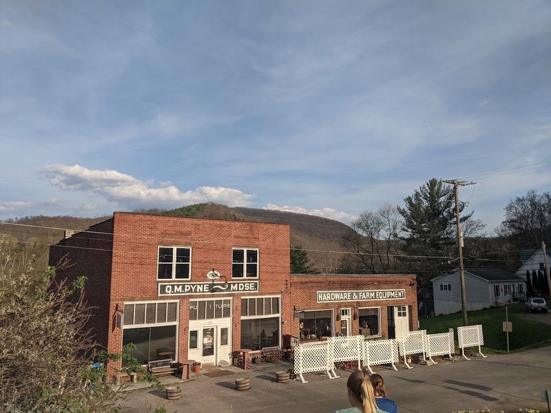 The Palisades Restaurant