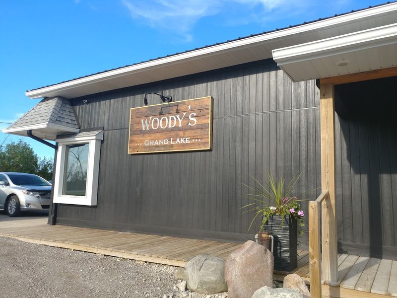 Woody’s Grand Lake