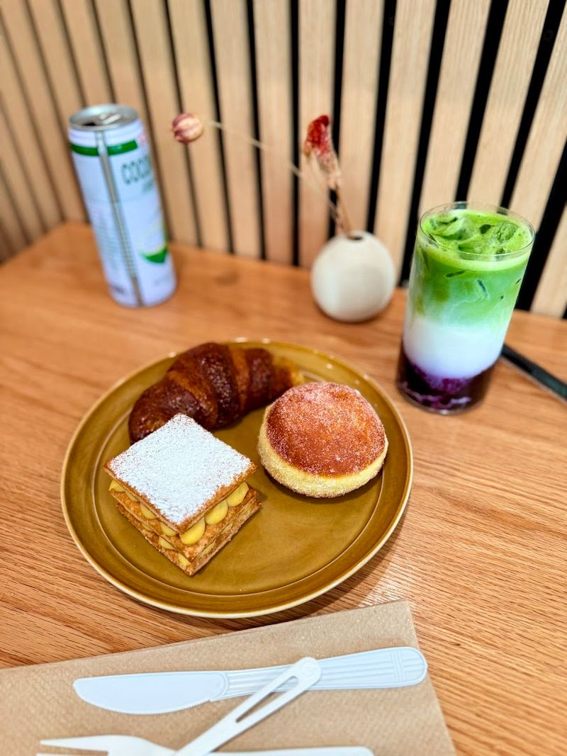 Little Cat Boba Makes This a Double Destination