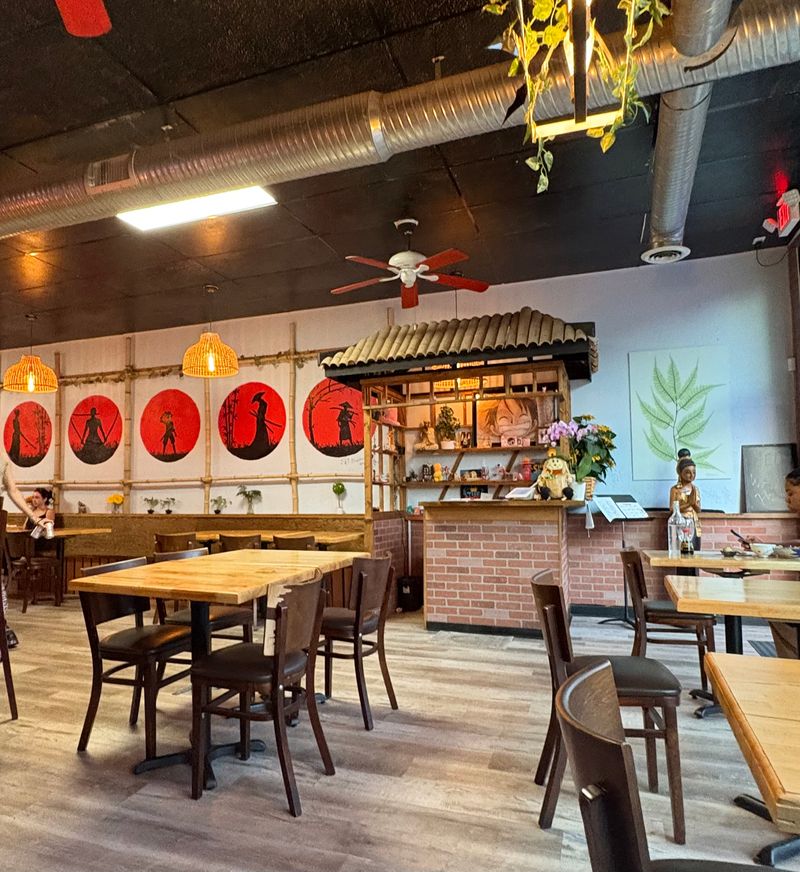 Mayu Sushi & Thai, Richmond