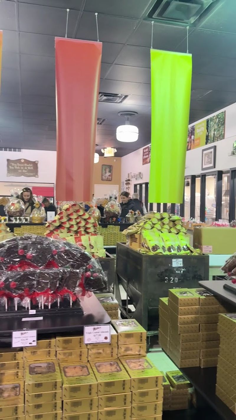 The Chocolate-Covered Ritz Crackers Are Genius