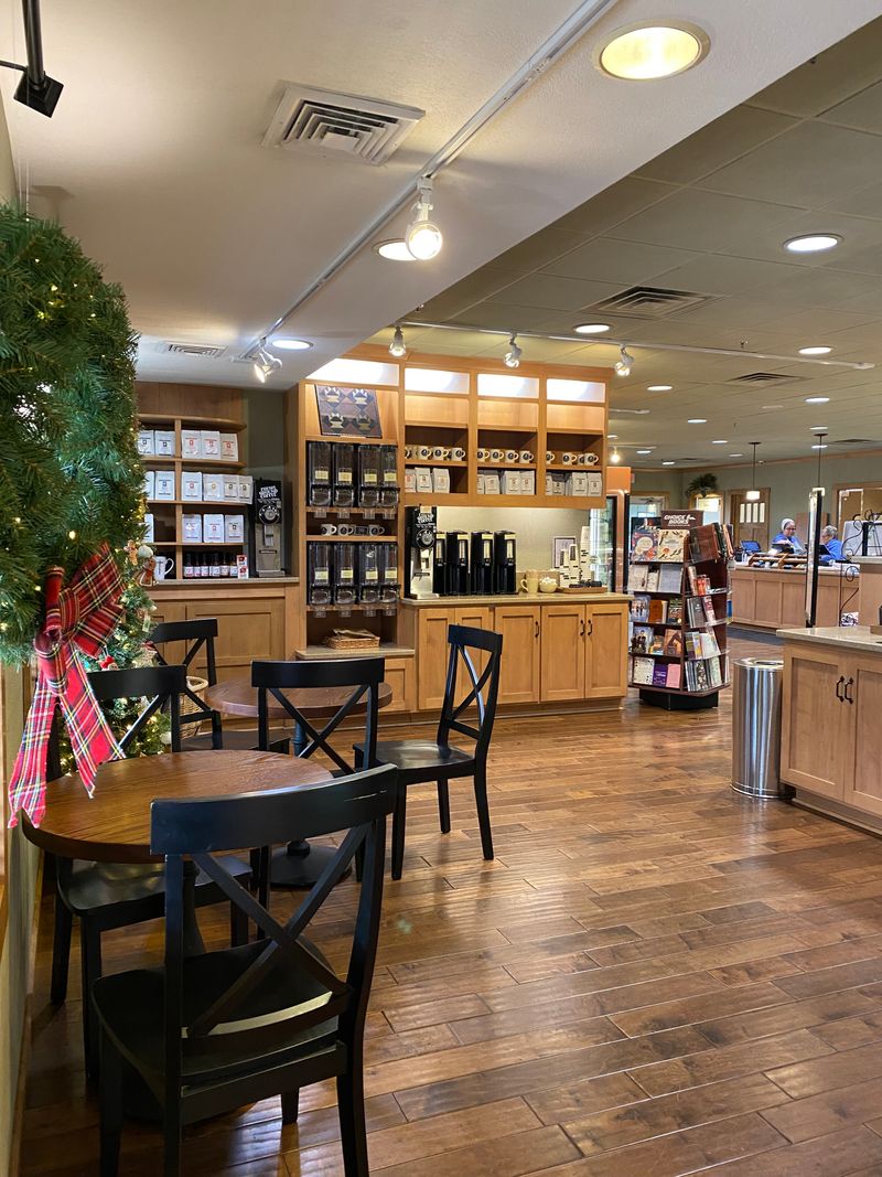 Der Dutchman In Walnut Creek Amish Country