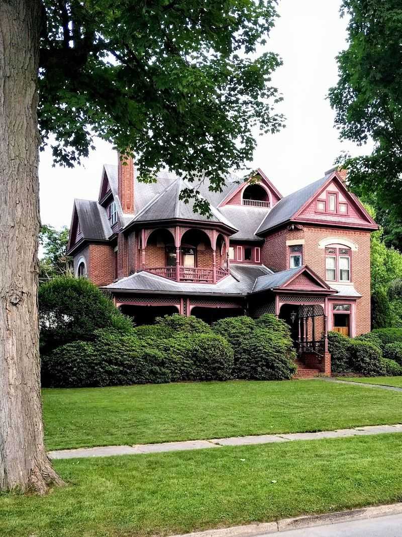 What Two-Bedroom Apartments Actually Cost Here