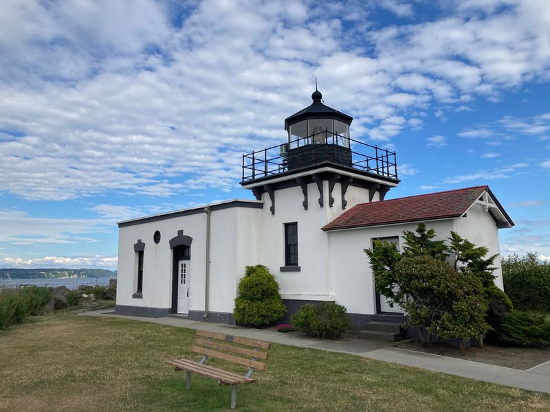 The Pint-Sized Lighthouse Everyone Wants In Their Photos