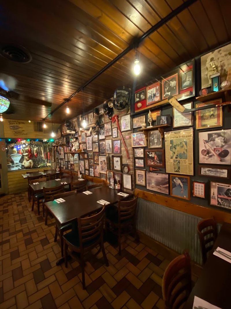 The Pit Rib House, Hickory Hills